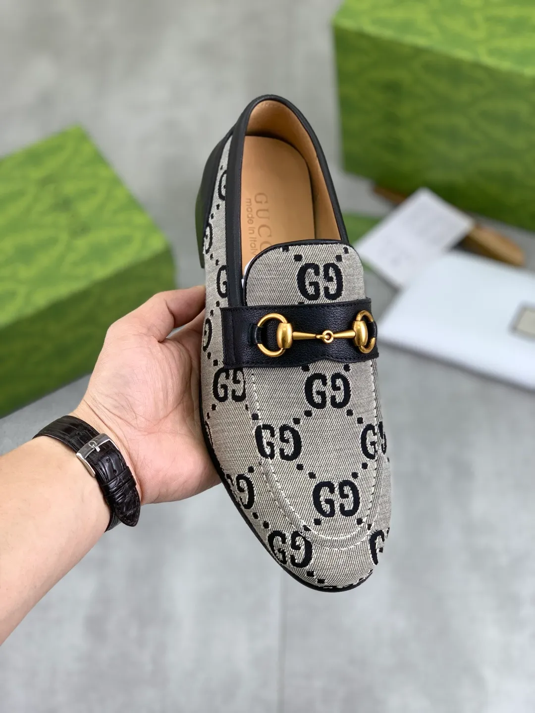Men's Men's Shoes💰P580💰【New Style】Water-dyed Niuli Gucci's most popular selection of lazy slip-on leather shoes (Gucci) official website latest Gucci lazy leather shoes, hot style 💥 simple and elegant style, exclusive for trendy men. Unique official website latest brand original double G embossing Elements 👑 Original Gucci decoration, fashionable and elegant, fabric original calfskin ✅ fully imported first-layer cowhide lining, official website designated wear-resistant, rubber business outsole, classic model taken at the counter in real life 🎬38-44 black brown optional